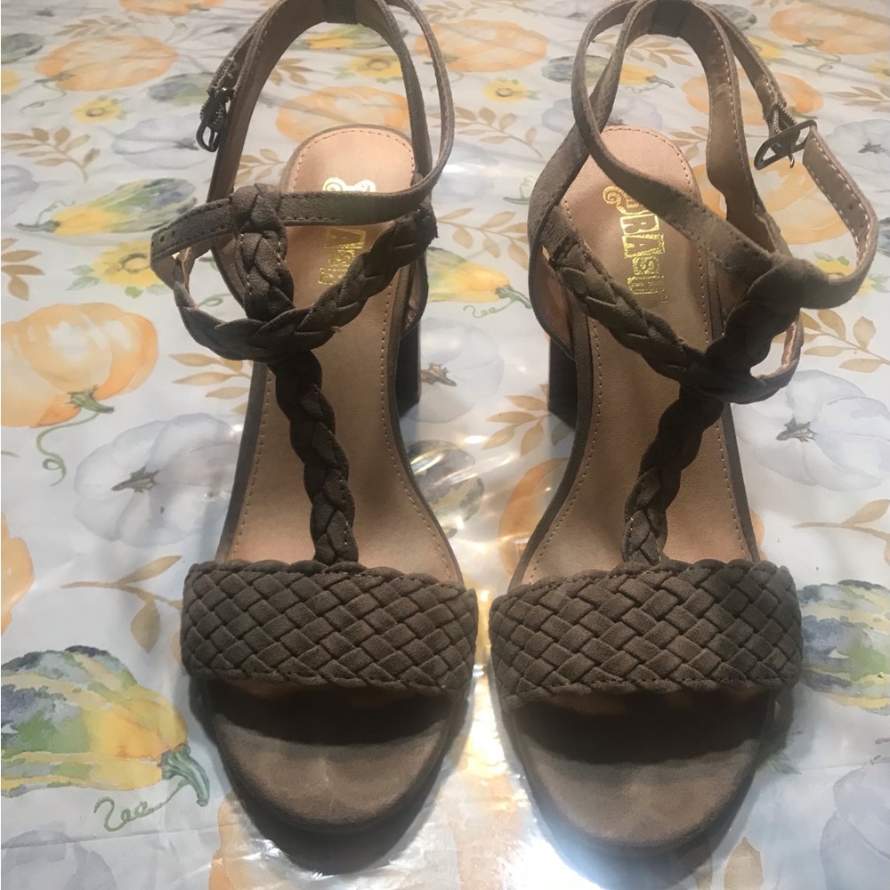 Brash braided sandals size 8